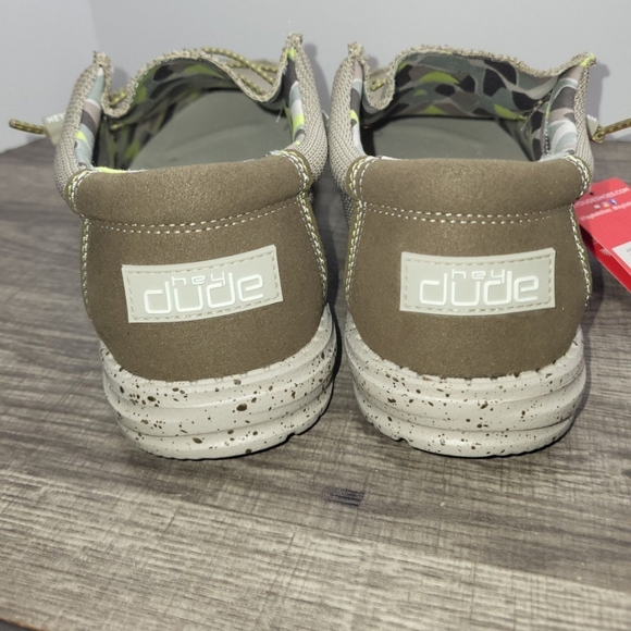 Hey Dude Mens Wally Sox Camel Low Top Slip On Loafer Shoes New Size 8 - Picture 5 of 8